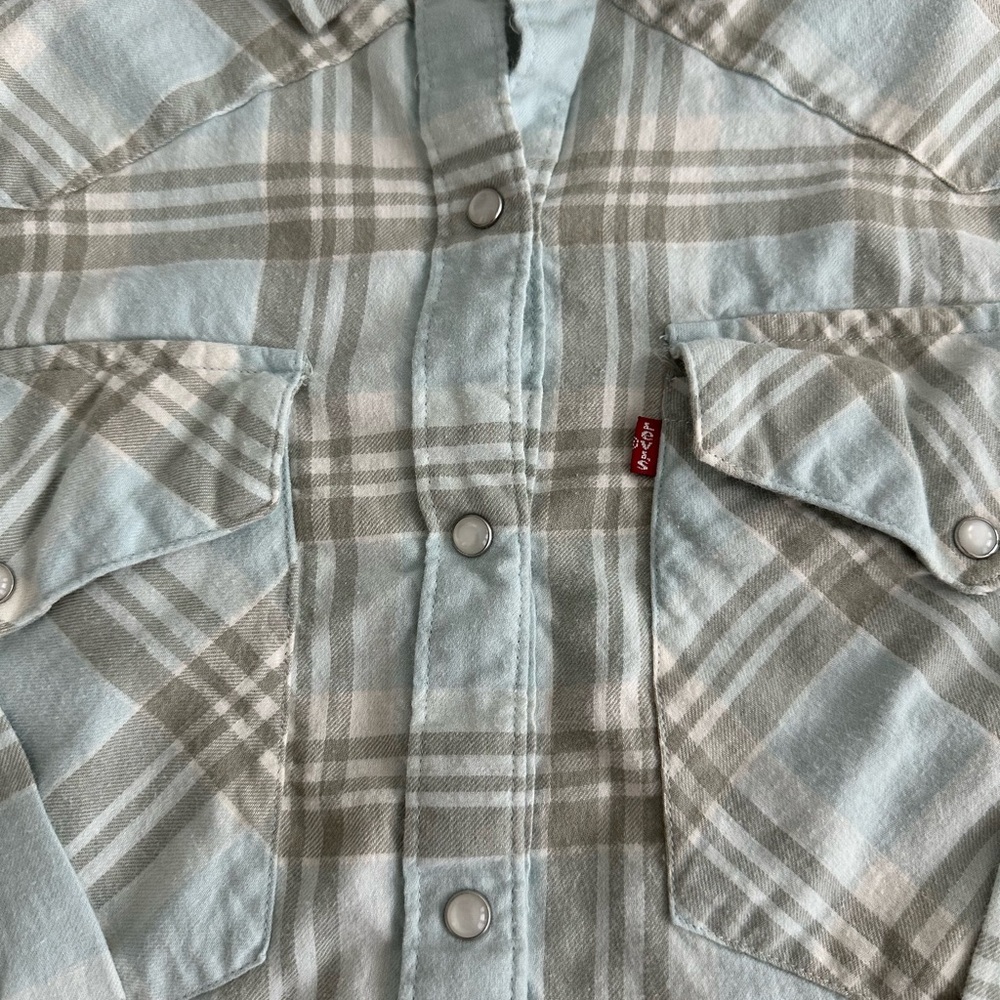Levi's long sleeve, pearl snap button Gray and Blue Plaid Casual Shirt - Picture 5 of 7